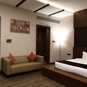 D Wayfarer Inn Resort
